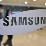 Samsung reports bumper profits but warns of slump ahead