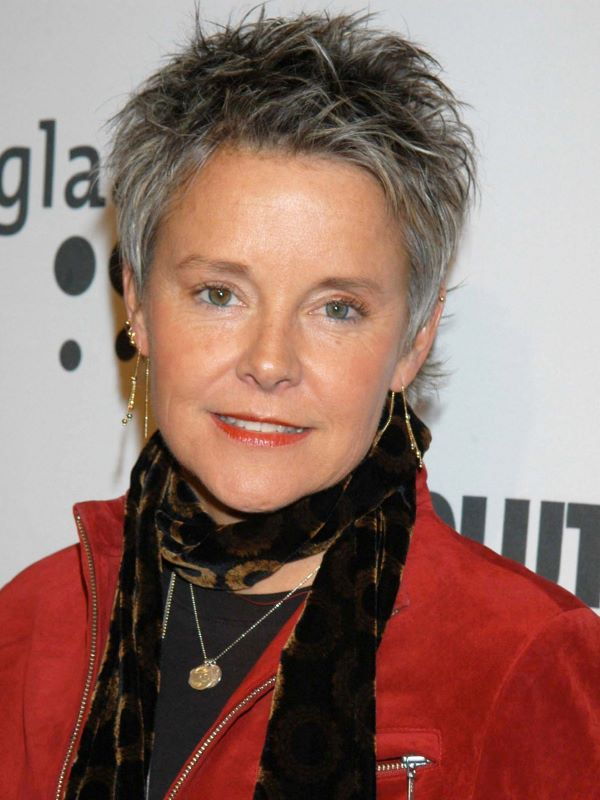 Carrie Schenken Amanda Bearse's Wife's Life