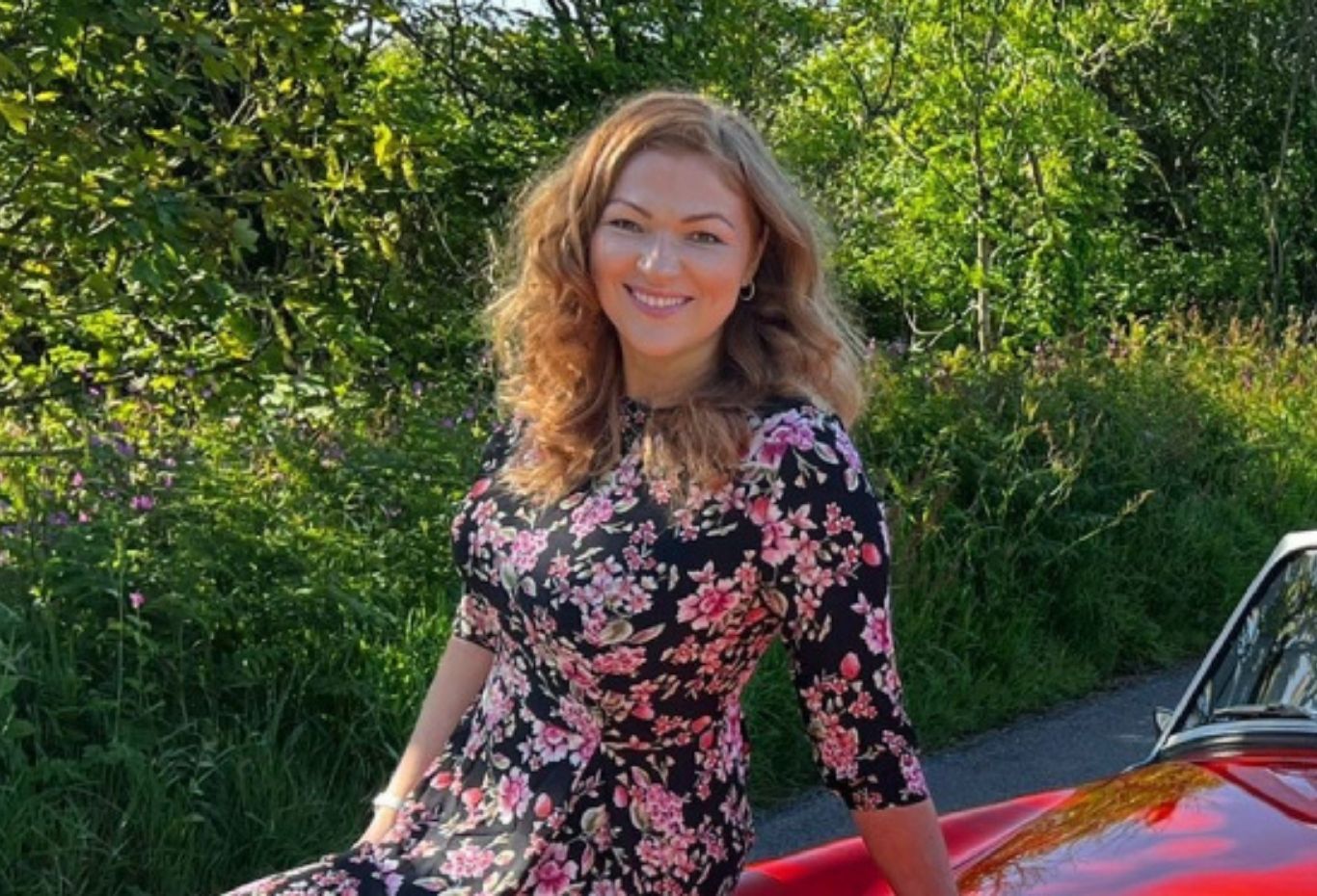 Irita Marriott Biography - BBC Antiques Expert and Auctioneer